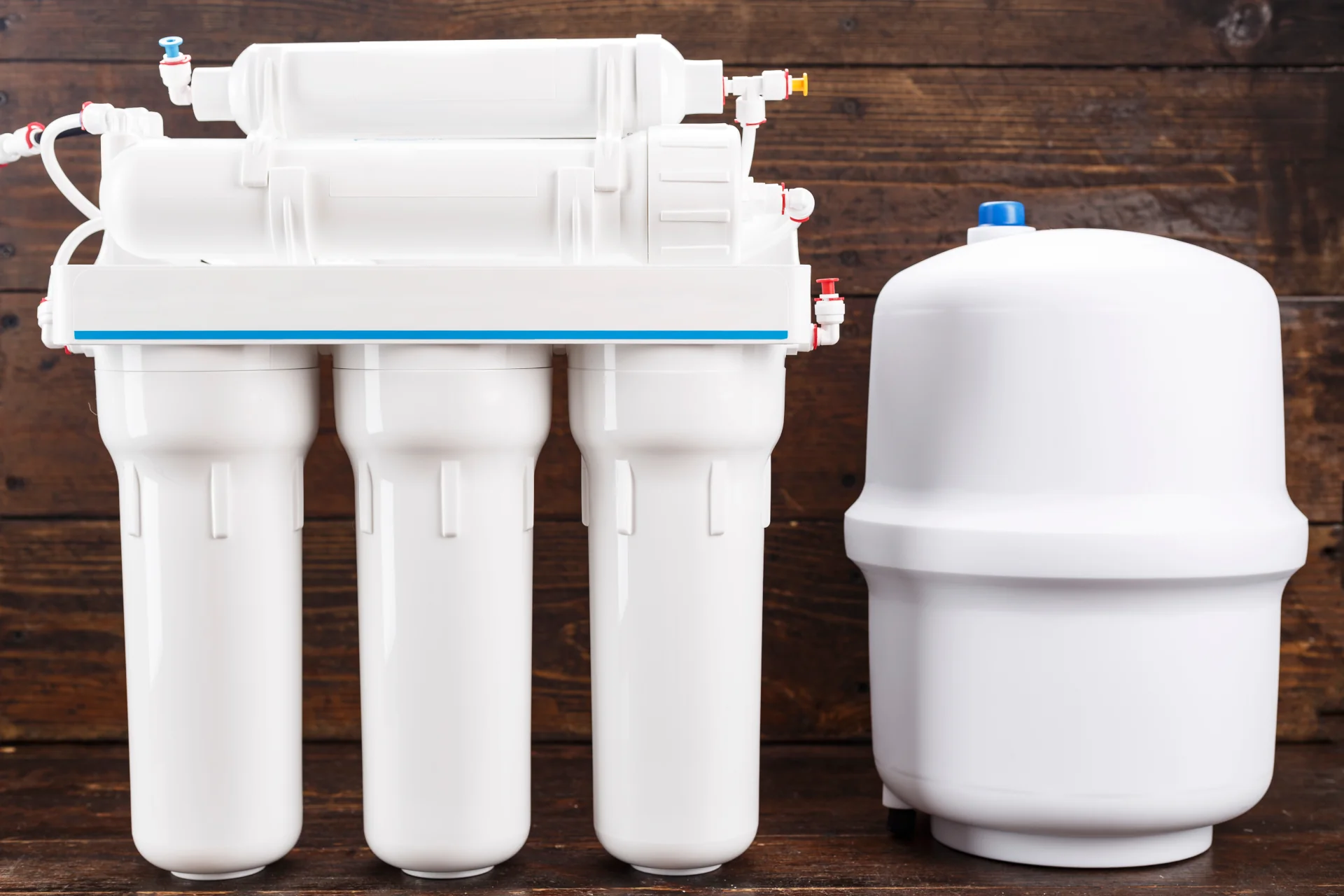 Under-sink reverse osmosis filter system